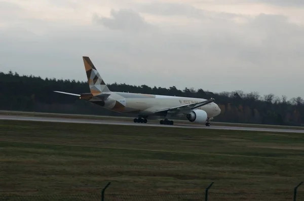 Avion Sur Près Aéroport — Photo