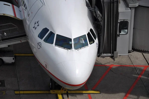 Vliegtuig Nabij Luchthaven — Stockfoto