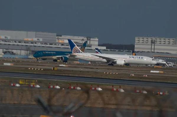 Plane Airport — Stock Photo, Image