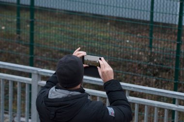 Havaalanı veya yakınında uçak.