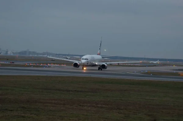 Vliegtuig Nabij Luchthaven — Stockfoto