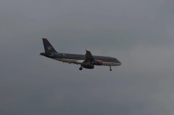 Flugzeug Oder Der Nähe Des Flughafens — Stockfoto