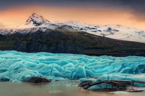 Ghiacciaio Svinafelljokull al tramonto, Parco nazionale di Skaftafell, Islanda — Foto Stock