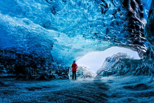 Jokulsarlon Buzul Gölü 'nden Mavi Kristal Buz Mağarası Turu — Stok fotoğraf