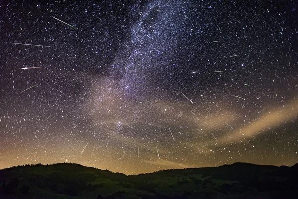 Meteoorregen Perseus met de Melkweg — Stockfoto