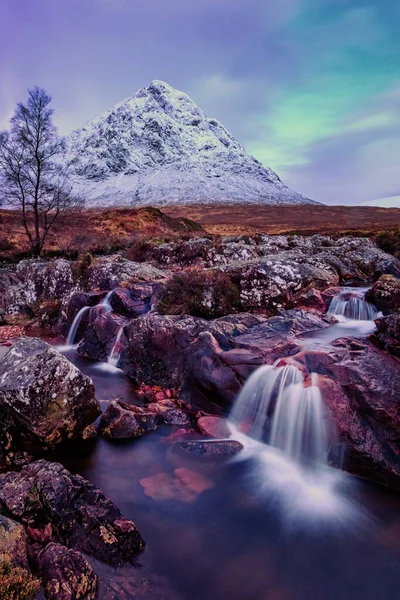 Buachaille Etive Mor vom Fluss, Glencoe, West Highlands — Stockfoto