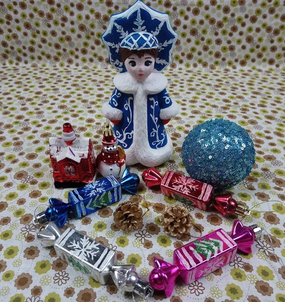 Beautiful Snow Maiden New Year Toys Table — Stock Photo, Image