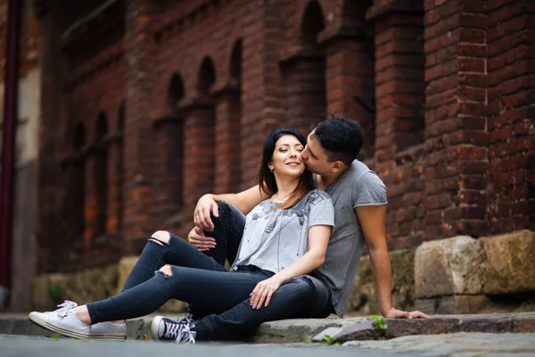 Couple amusez-vous en ville. Lviv — Photo