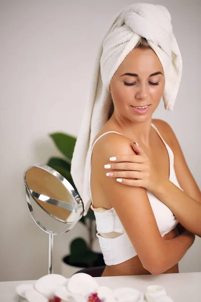 Beauty and spa. Facial treatment. Cosmetology girl with clean fresh skin touching her own face — Stock Photo, Image