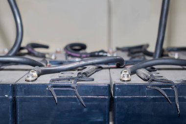 Kesintisiz Güç Kaynağı, vurucu için pil dizeleri