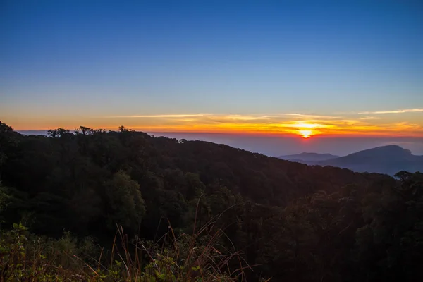 Landscape of sunrise over misty mountains in the morning at Chia — Stock Photo, Image