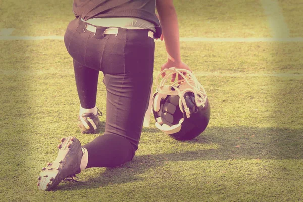 American Football Player Standing One Knee Green Field — Stock Photo, Image