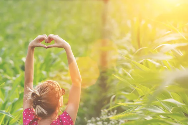 Woman Showing Heart Sign — Stock Photo, Image