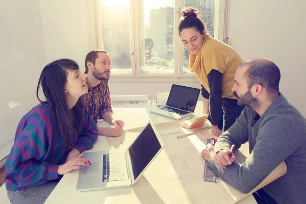 Forretningsprosess Arbeidsgruppe Nærmer Seg – stockfoto