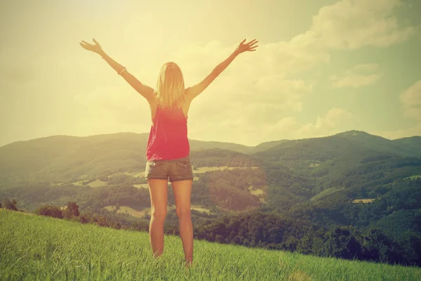 Sevimli kadın yakın çekim yukarı