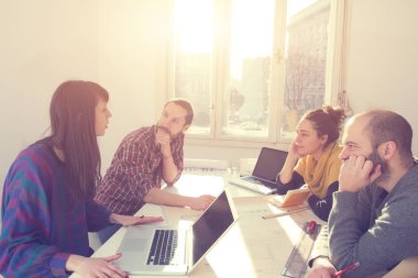 İş süreci. Çalışma ekibi yakın atış