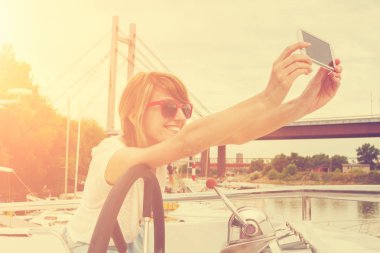 Sevimli kadın yakın çekim yukarı