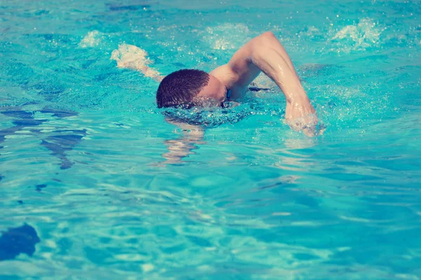 Close Shot Swimming Man — Stock Photo, Image