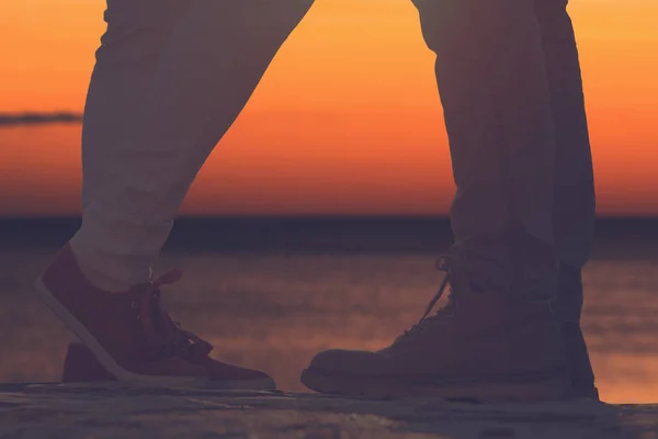 Lovestory Konzept Beine Von Mann Und Frau Hintergrund — Stockfoto