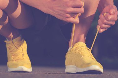 Adam koşu in atış kadar kapatın. Sağlıklı kavramı