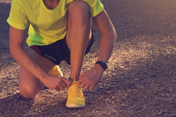 Adam koşu in atış kadar kapatın. Sağlıklı kavramı