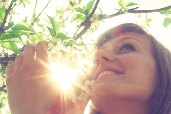 Woman Holding Cellphone Close Shot — Stock Photo, Image