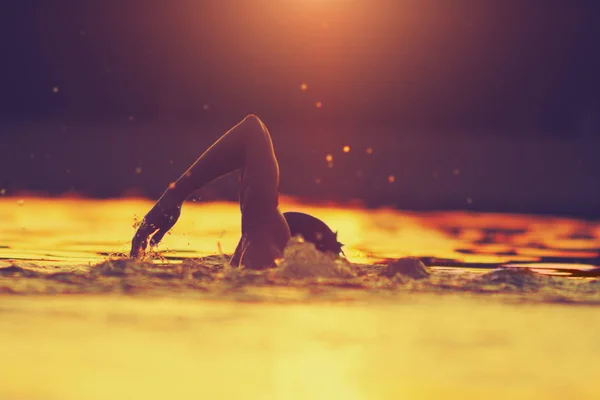 Close Shot Swimming Man — Stock Photo, Image