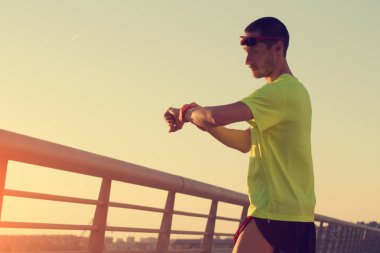  Koşu adam. Yakın çekim