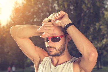  Koşu adam. Yakın çekim