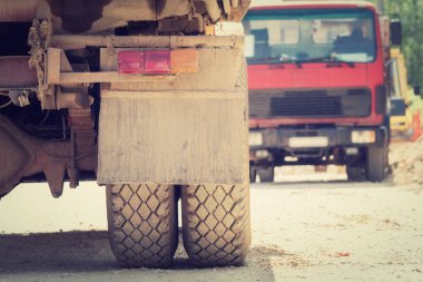 Ağır kamyon atış kapatmak 