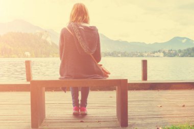 Güzel sevimli kadın yakın atış