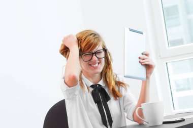 Sevimli kadın yakın çekim yukarı