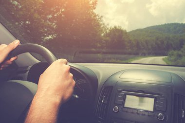 Araç sürücüsü yakın çekim yukarı