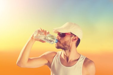  Koşu adam. Yakın çekim