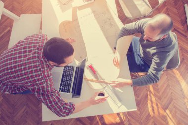 İş süreci. Atış çalışan işadamı kapatın