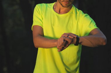  Koşu adam. Yakın çekim