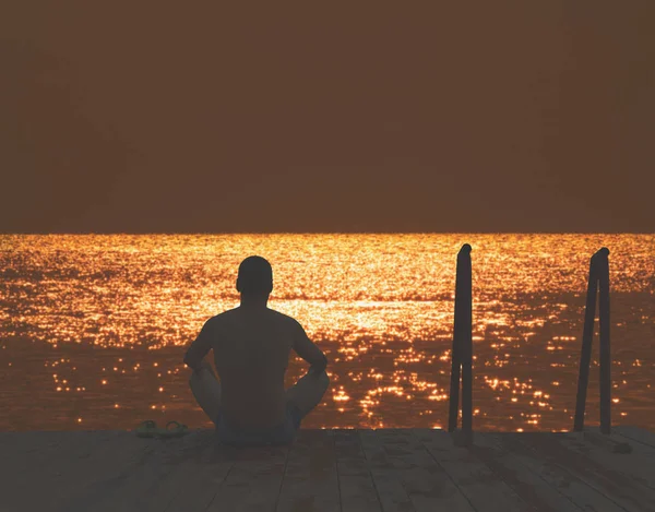 Homem Sentado Praia Mar — Fotografia de Stock