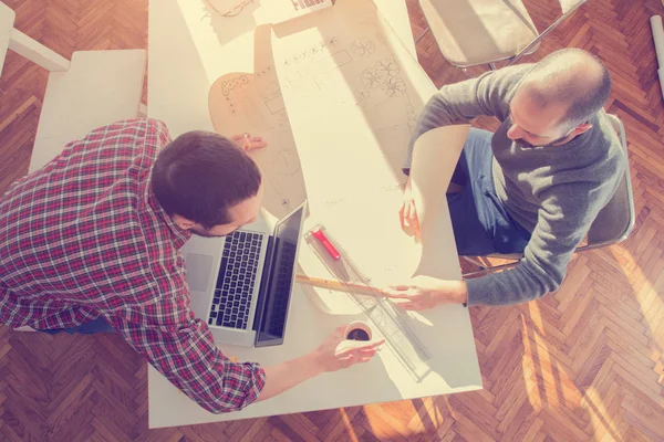 İş süreci. Atış çalışan işadamı kapatın