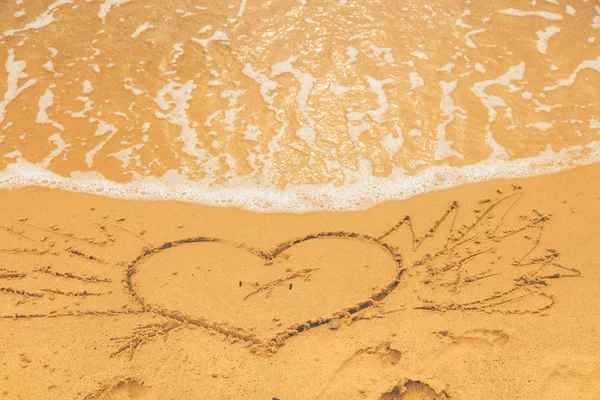 Kalp-Şekil kum plajındaki