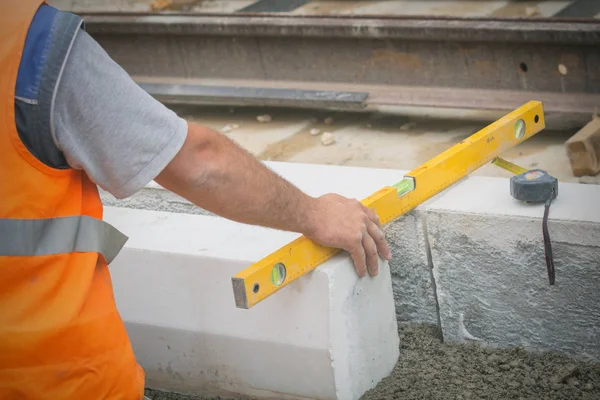 Bir inşaatta çalışan ayrıntıları