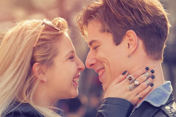 Happy Young Couple Love Laughing Looking Each Other Street — Stock Photo, Image