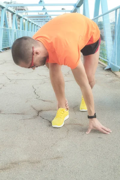 Açık havada delikanlı koşu