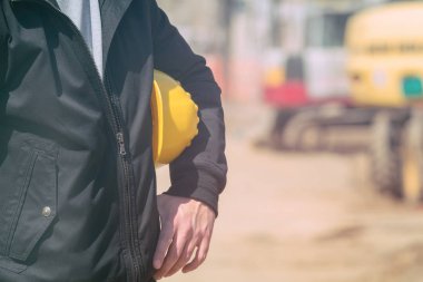 Bir inşaatta çalışan ayrıntıları