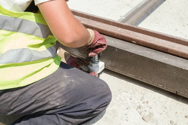 Bir inşaatta çalışan ayrıntıları