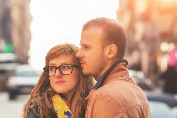 Jovem Casal Doce Livre — Fotografia de Stock