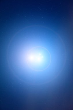 gece gökyüzü, uzay kavramı parlayan parlak yıldızlar dizini 