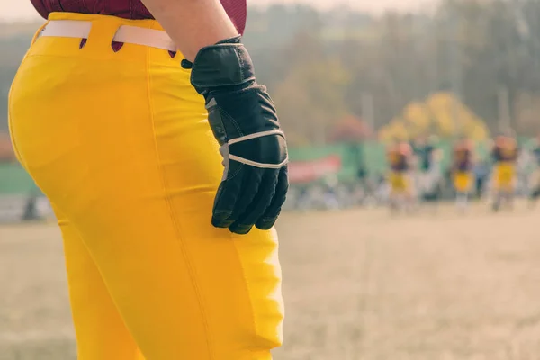 American Football Spieler Wartet Darauf Zum Spiel Kommen — Stockfoto