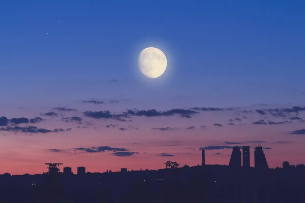 Вид Місяця Гори Вночі Або Ввечері — стокове фото