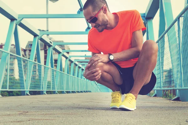 Açık havada delikanlı koşu