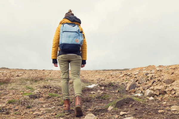 Detail Female Legs While Walking Hill — Stock Photo, Image